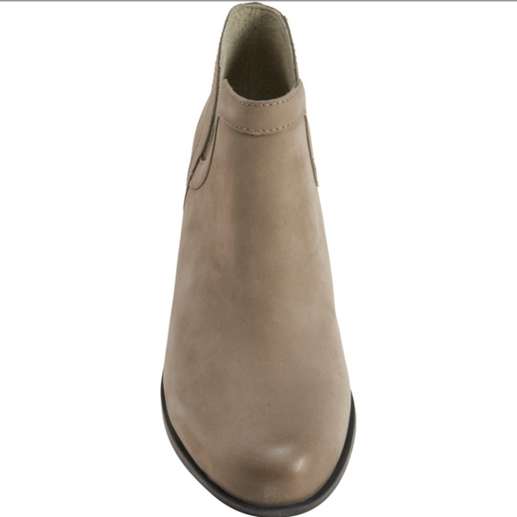 NIB Sorel Lolla Cut Out Booties Nubuck -Waterproof - Picture 6 of 16